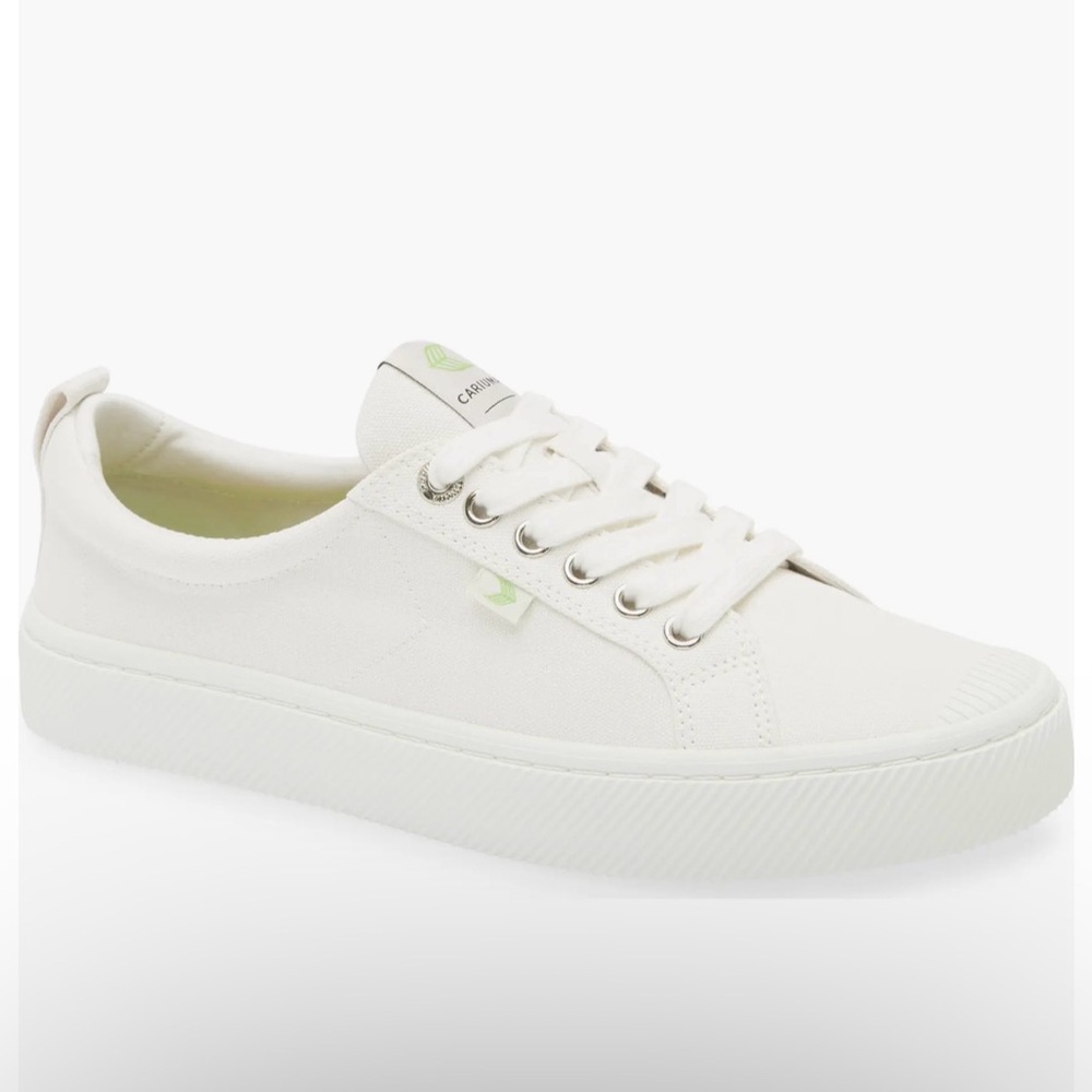 Cariuma Women's White OCA Cap Tie Sneakers size 9